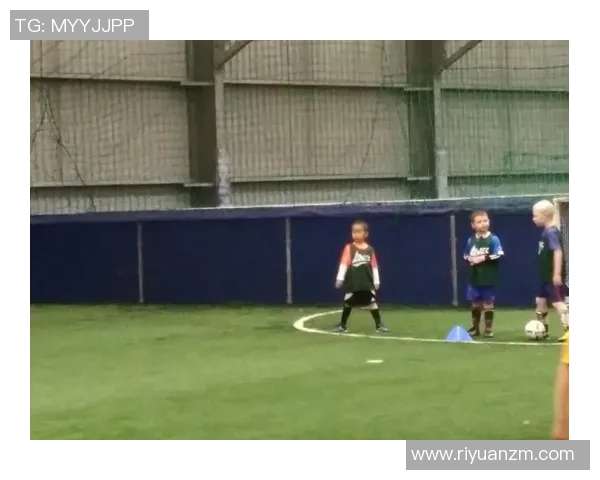 足球明星的奋斗历程与人生启示带给我们的深刻反思与感悟 足球明星的奋斗历程与人生启示带给我们的深刻反思与感悟